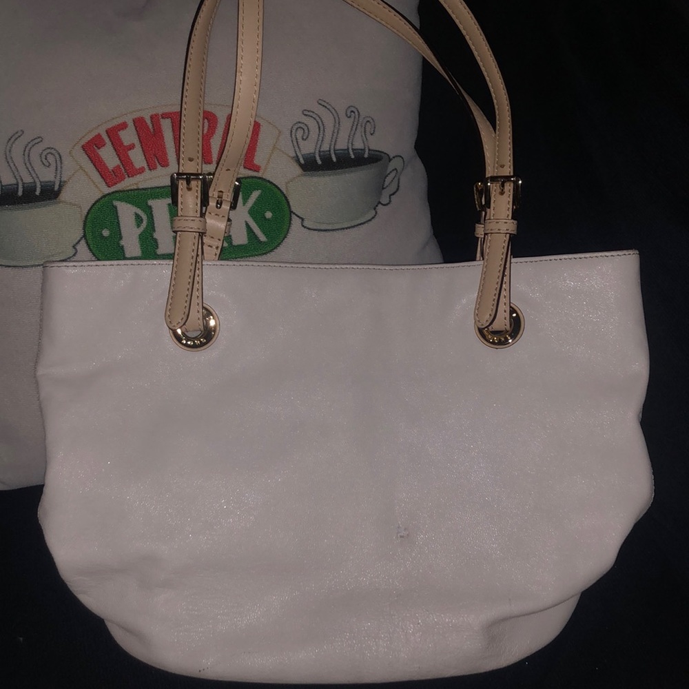White Micheal Kors tote